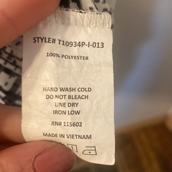 Lush black and white tunic size small - Picture 3 of 5